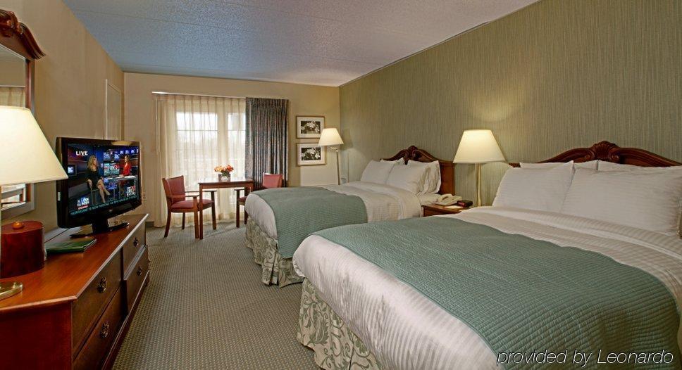 Capital Plaza Hotel Clinton Room photo